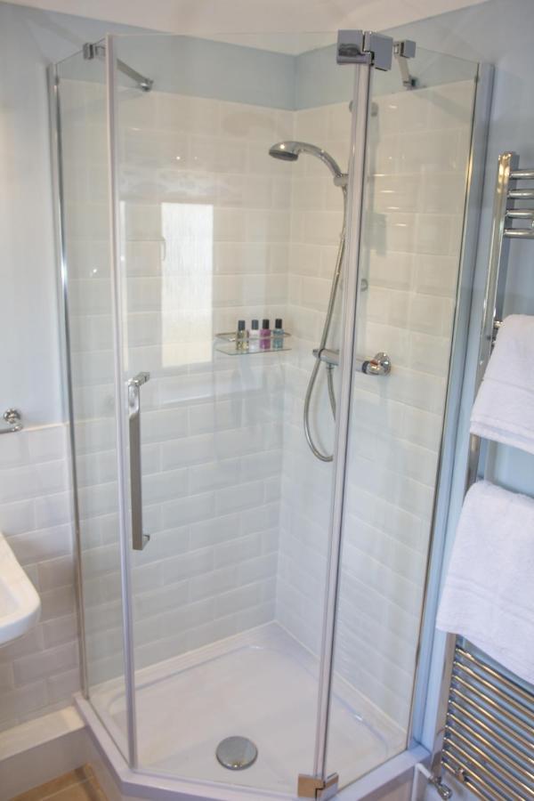Modern Annexe